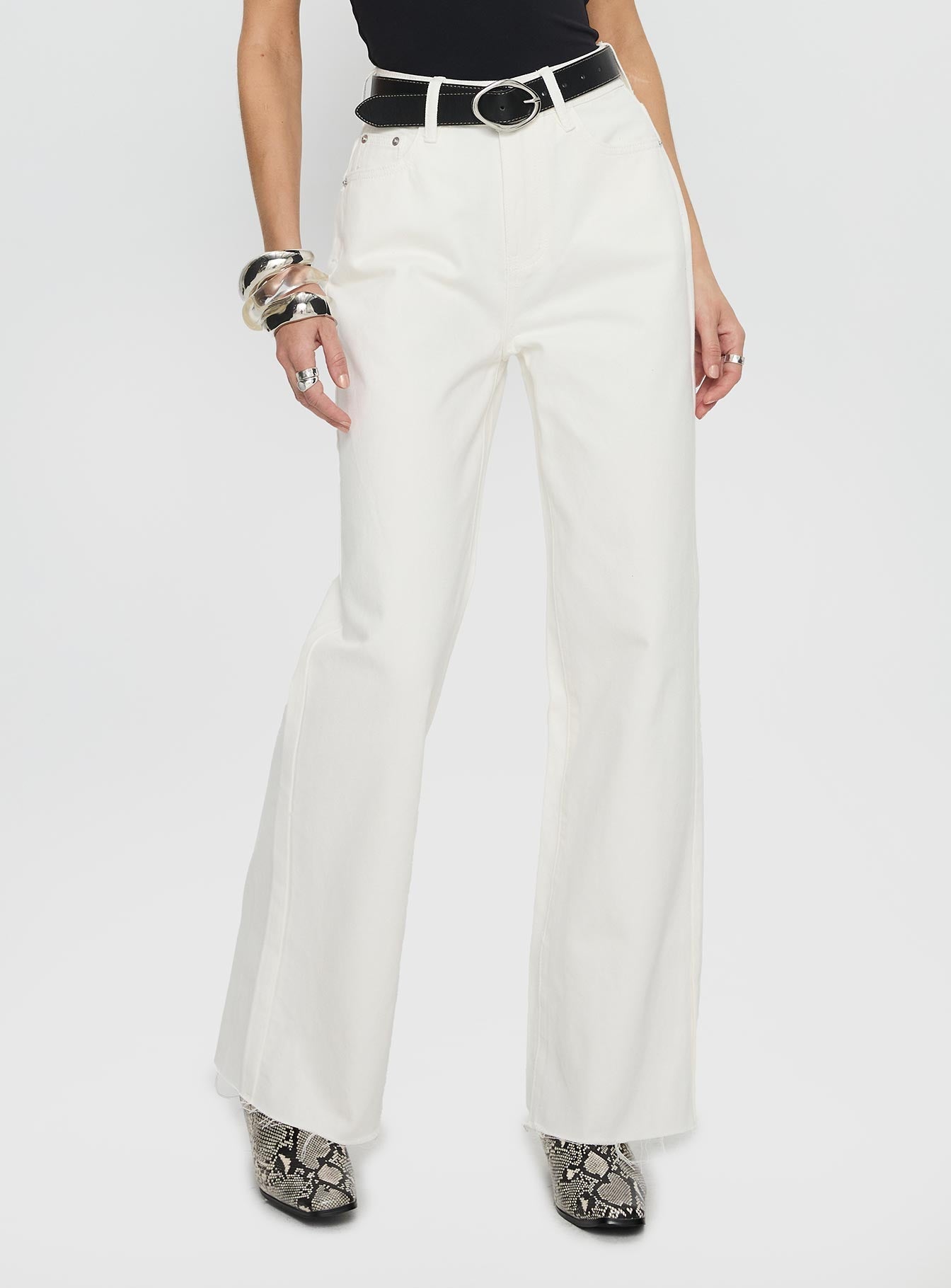 Henesey High Rise Straight Leg Jeans White Wash